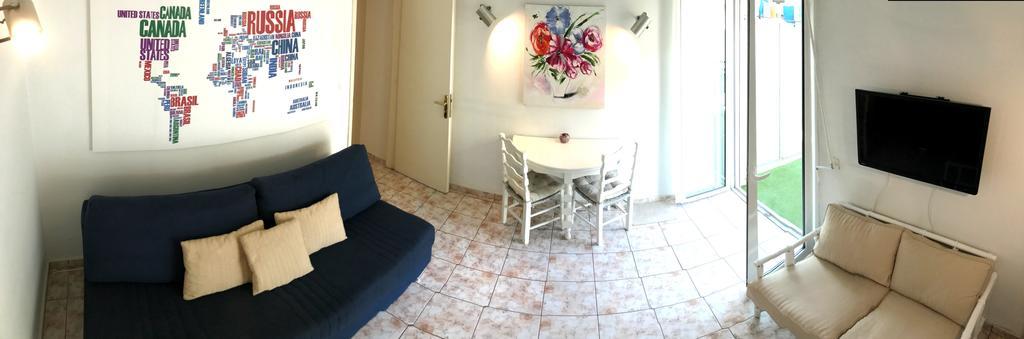 100M From The Beach Cosy Apartment Loutraki  Eksteriør bilde